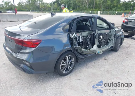 2023 Kia Forte Lxs z USA, uszkodzony, nr VIN 3KPF24AD0PE544285